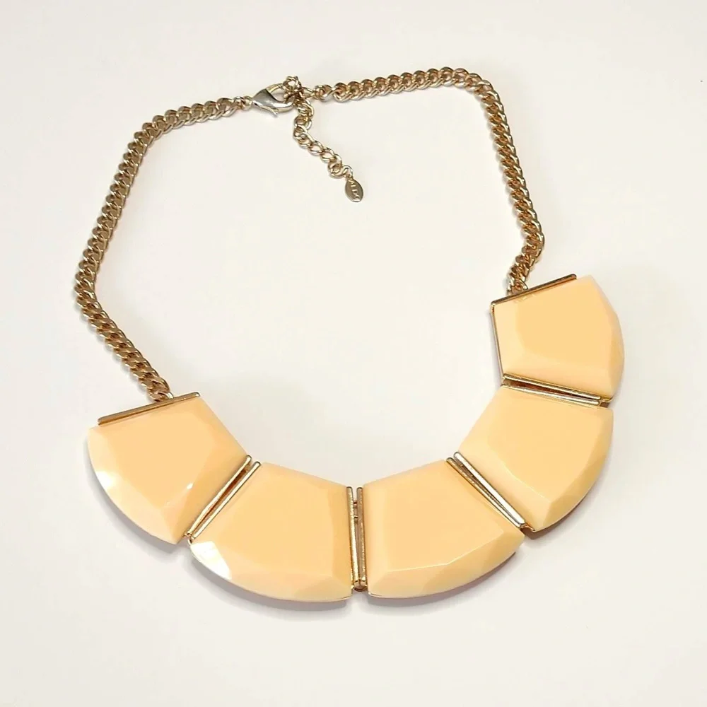 Cream flat beaded necklace